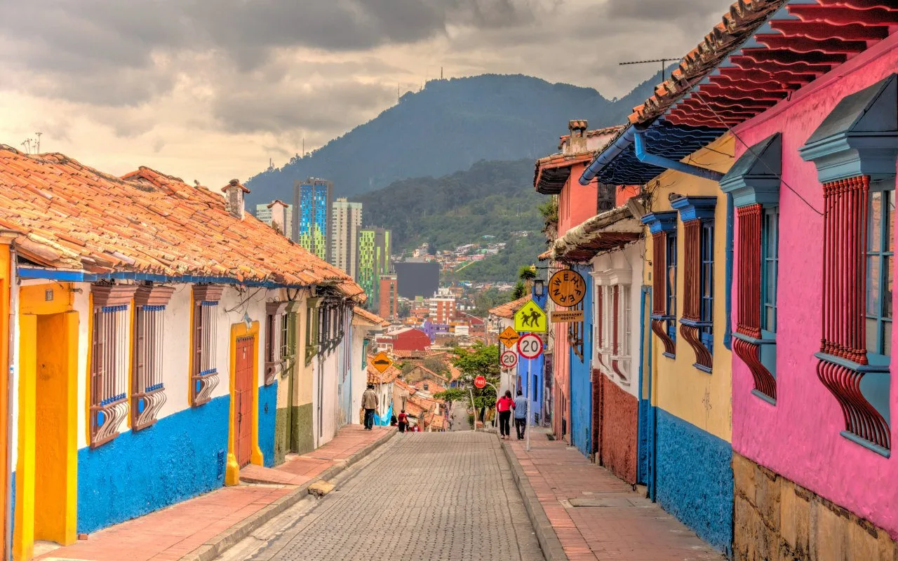 Colombia gallery view 2