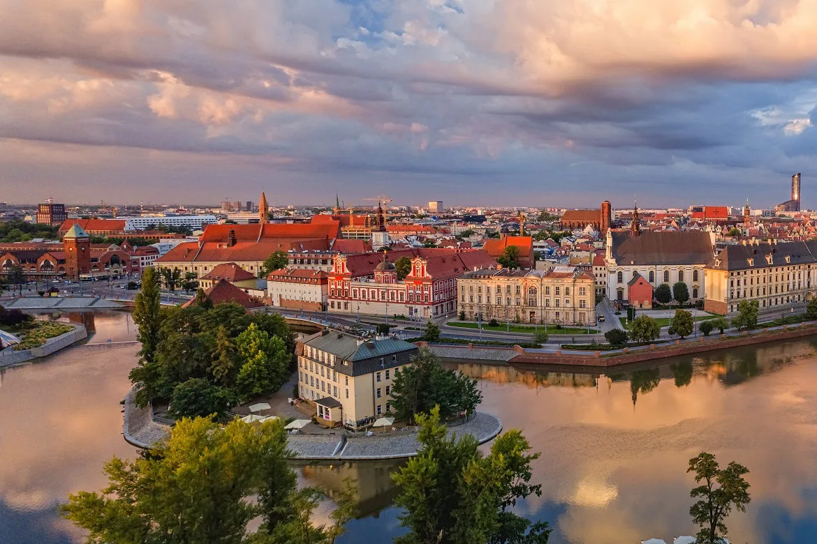 Poland gallery view 2